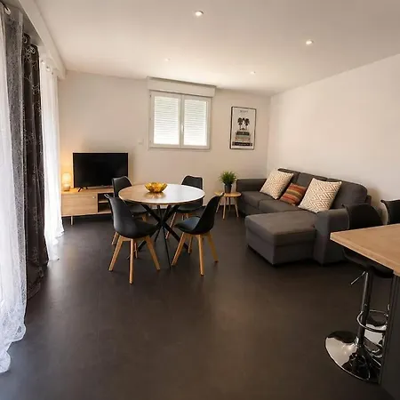 Appartement à 150m Des Plages *